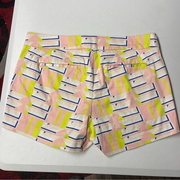 J crew pink yellow Stretch shorts size 4 women’s Gloral geometric - Picture 3 of 3